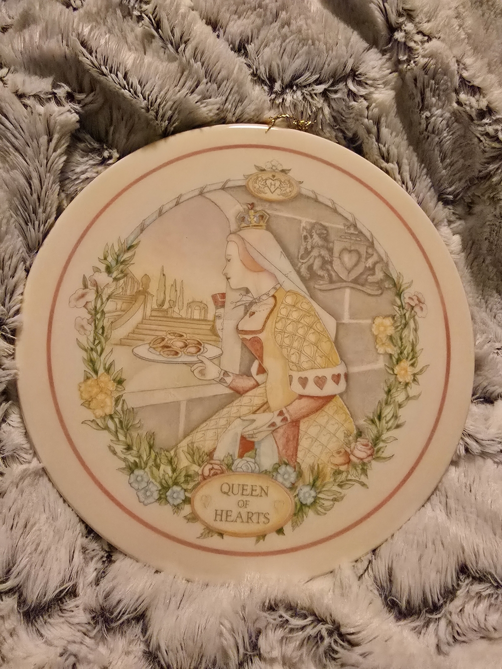 Vintage Wedgwood Queen Of Hearts Plaque Wall Decor 1986 Cottage Fairycore EUC